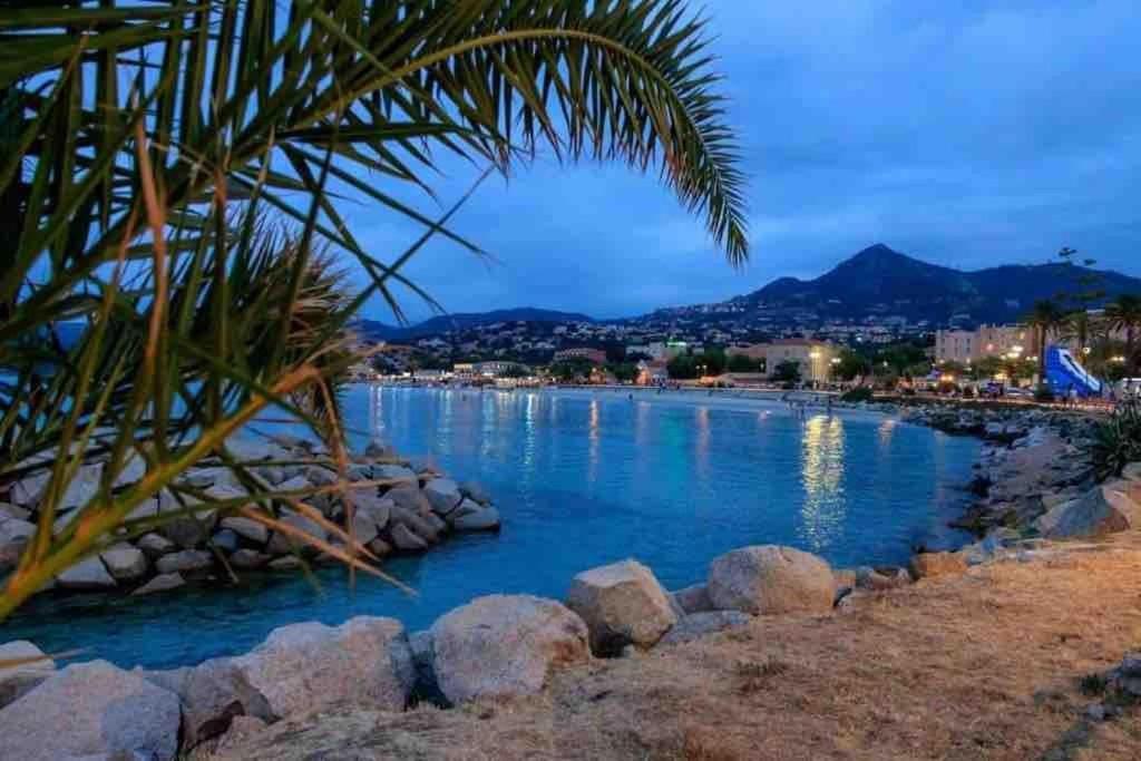 Joli Studio Tout Confort Proche Toutes Commodites Dans Residence Calme LʼÎle-Rousse Екстериор снимка