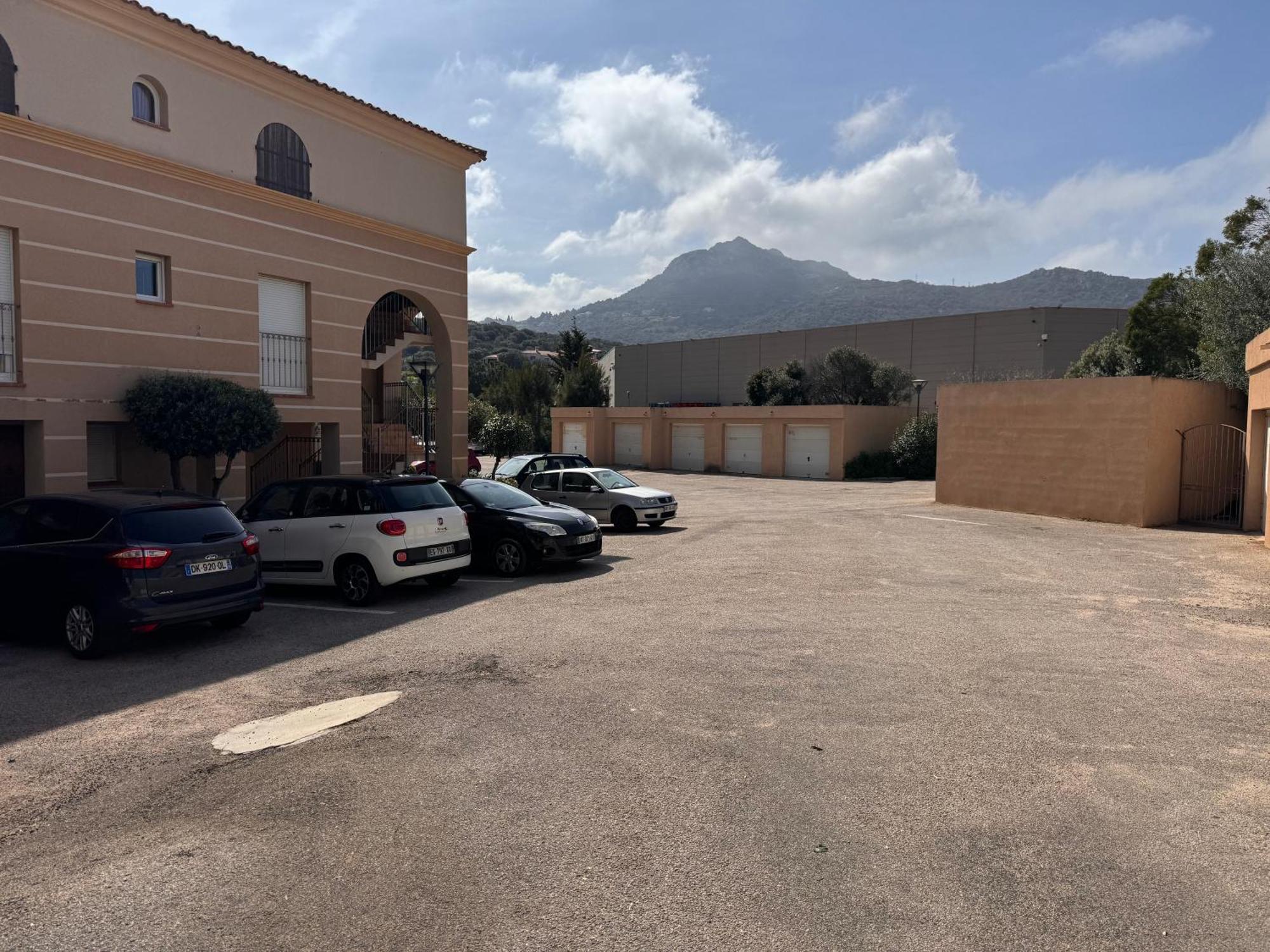 Joli Studio Tout Confort Proche Toutes Commodites Dans Residence Calme LʼÎle-Rousse Екстериор снимка