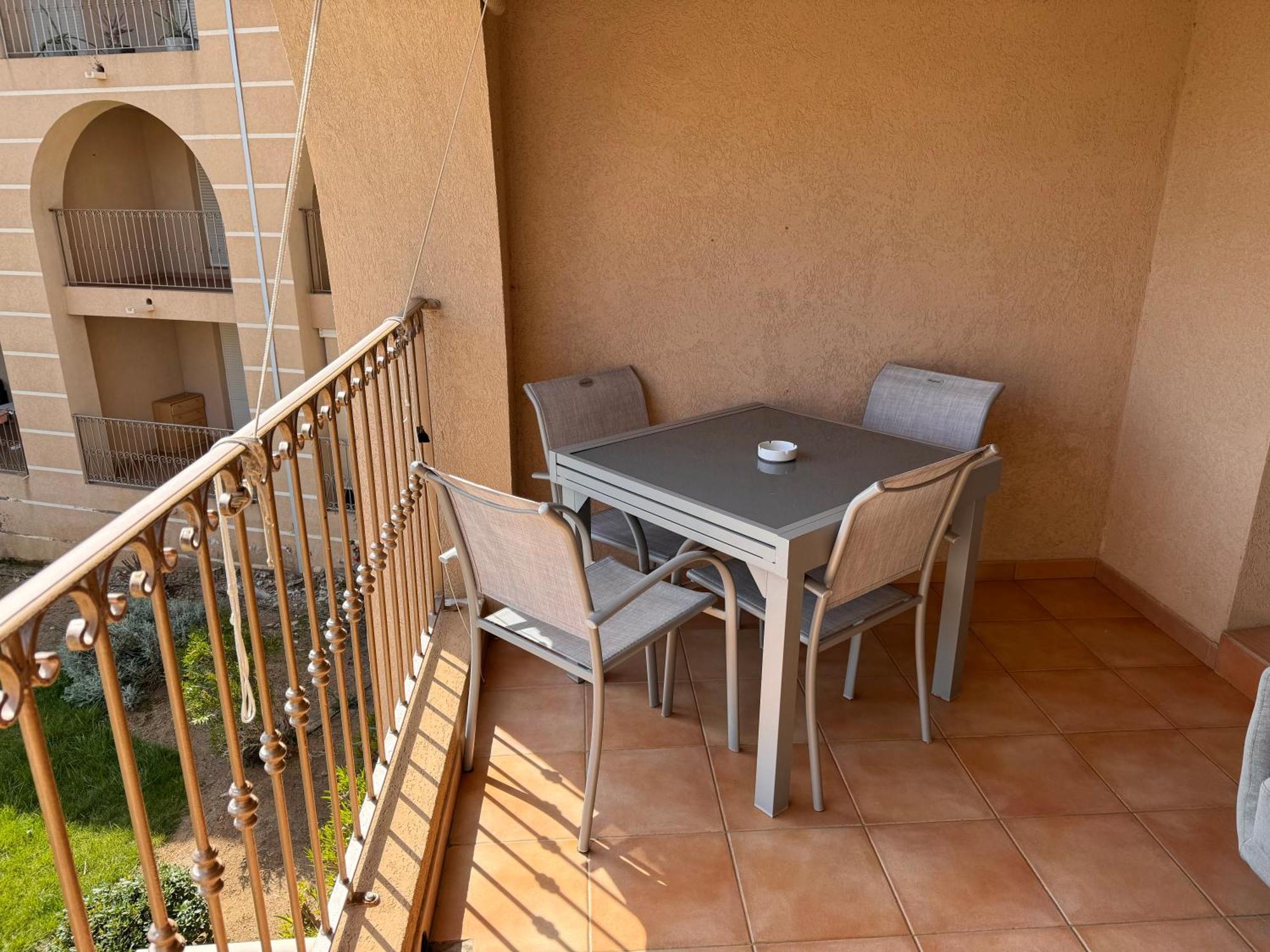 Joli Studio Tout Confort Proche Toutes Commodites Dans Residence Calme LʼÎle-Rousse Екстериор снимка